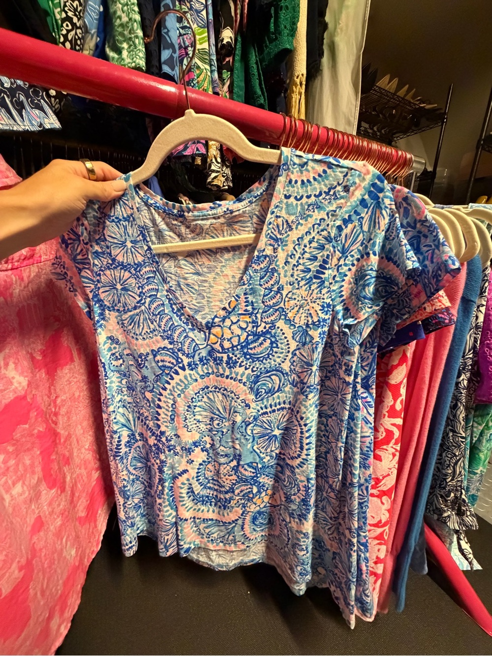 Bunch of Lilly Pulitzer Etta V-Neck Tops - XXS & XS - Picture 2 of 8